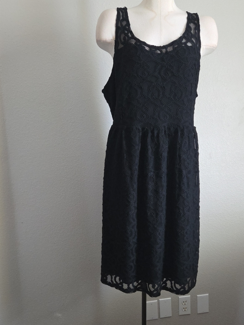 Lane Bryant Black Floral Lace Overlay Sleeveless Midi Dress